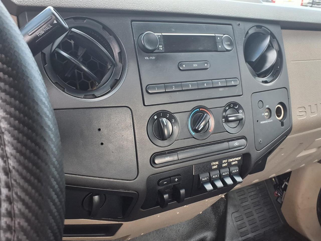 Ford Super Duty F-350 SRW 4WD Reg Cab 137" XLT 2010