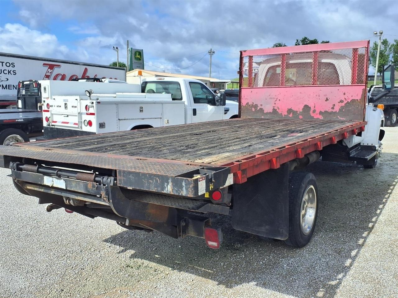 Chevrolet CC5500 Regular Cab 2WD 2005