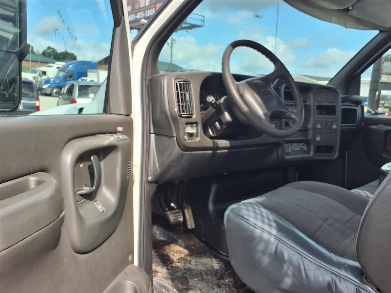Chevrolet CC5500 Regular Cab 2WD 2005