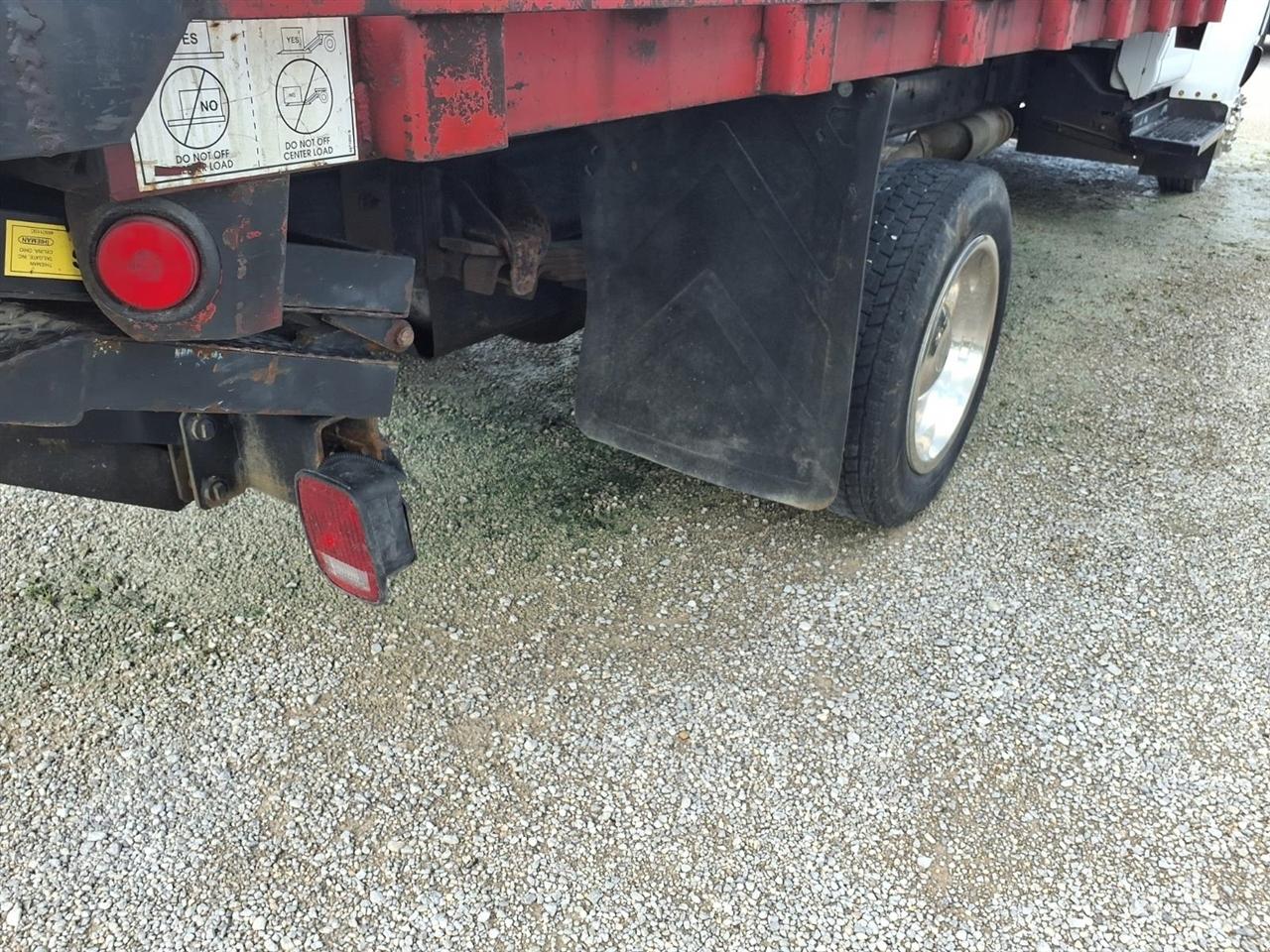 Chevrolet CC5500 Regular Cab 2WD 2005