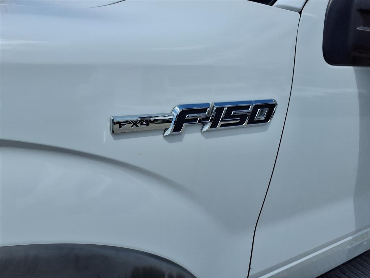 Ford F-150 4WD SuperCrew 145" Platinum 2011