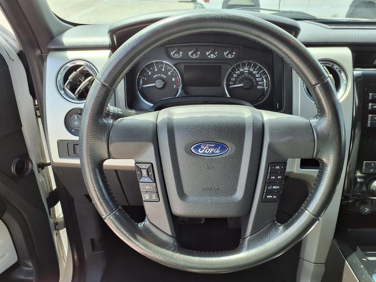 Ford F-150 4WD SuperCrew 145" Platinum 2011