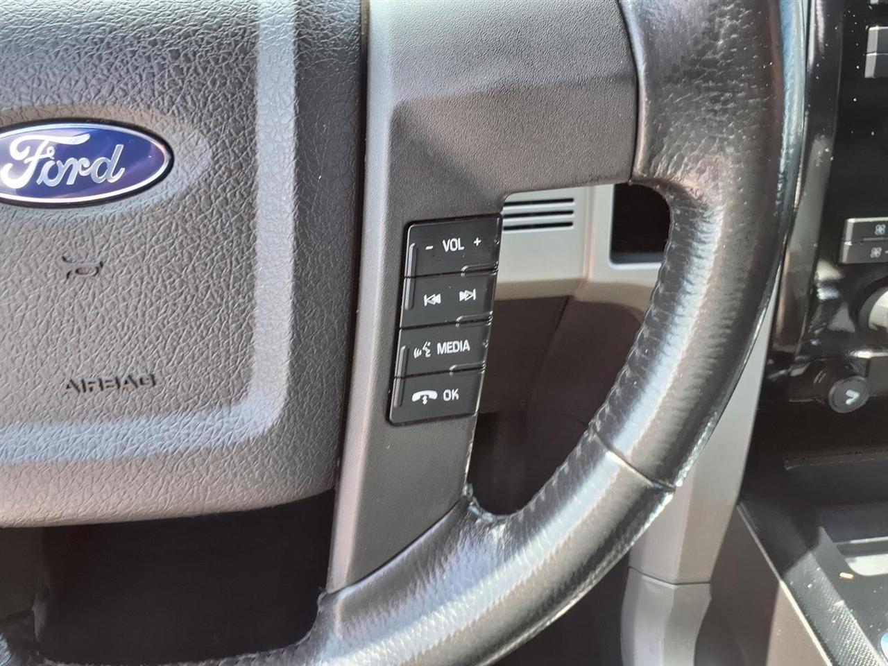 Ford F-150 4WD SuperCrew 145" Platinum 2011