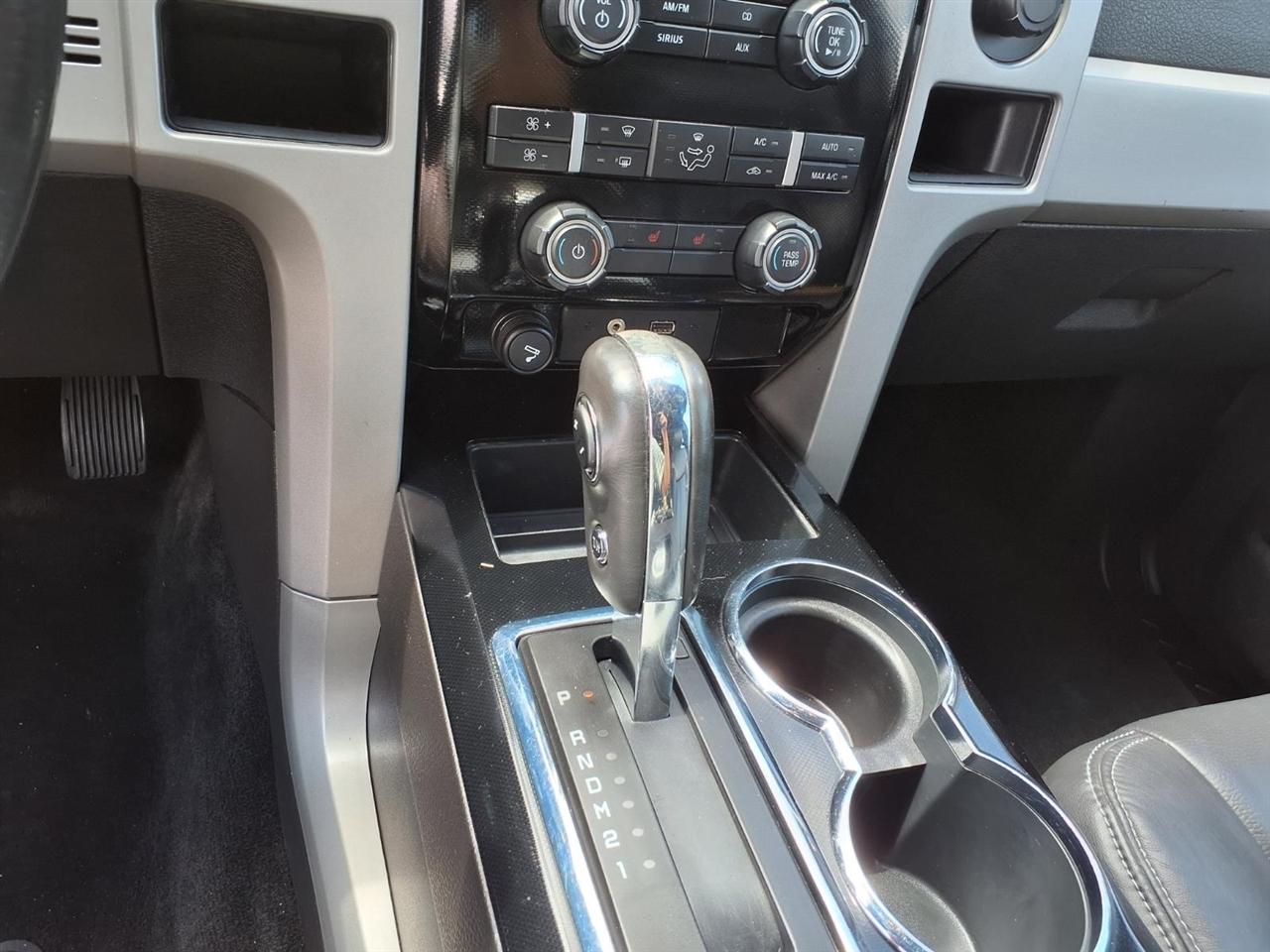 Ford F-150 4WD SuperCrew 145" Platinum 2011