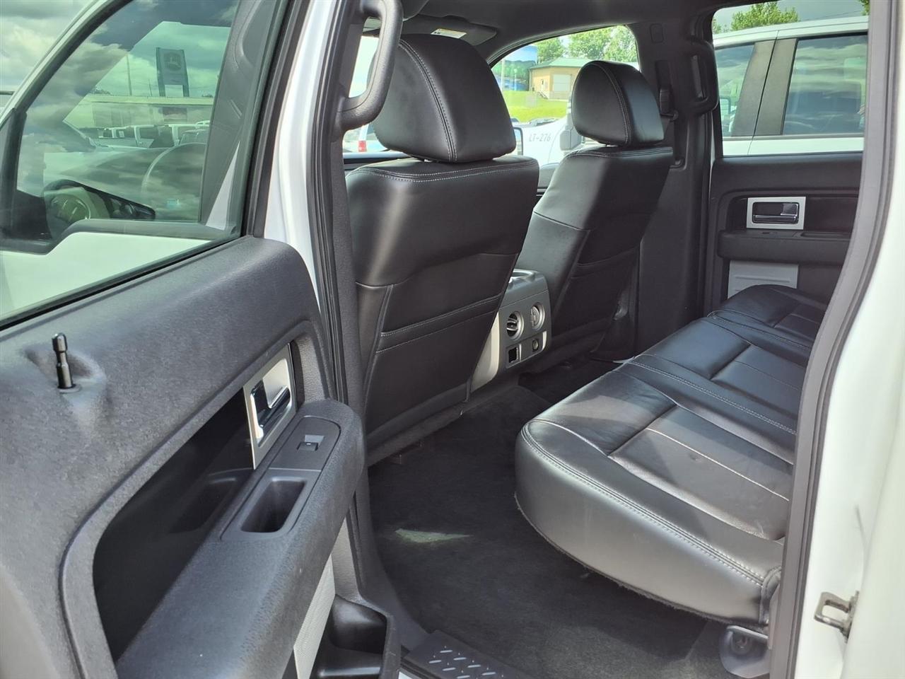 Ford F-150 4WD SuperCrew 145" Platinum 2011