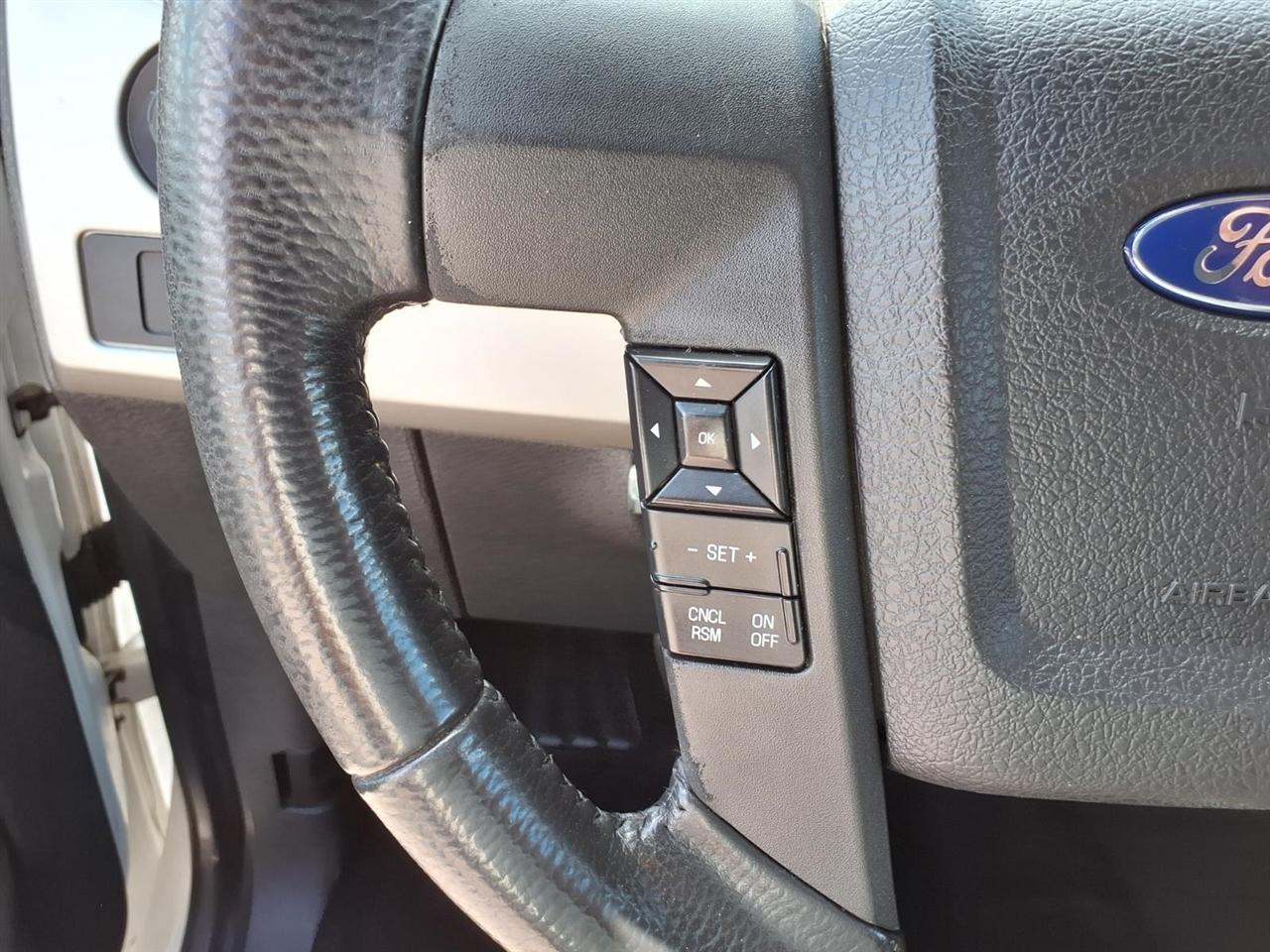 Ford F-150 4WD SuperCrew 145" Platinum 2011