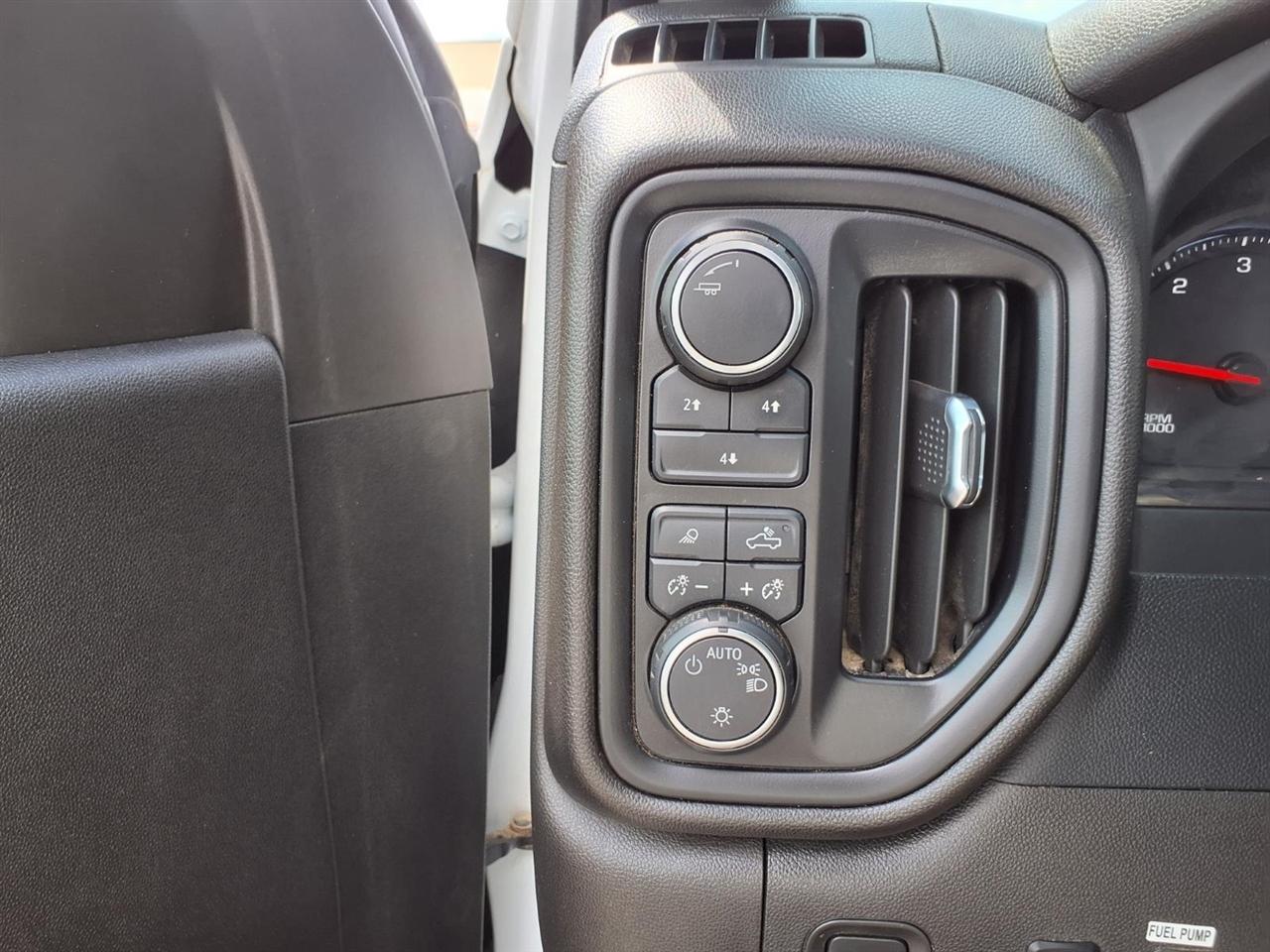 Chevrolet Silverado 3500HD 4WD Crew Cab 172" Work Truck 2024