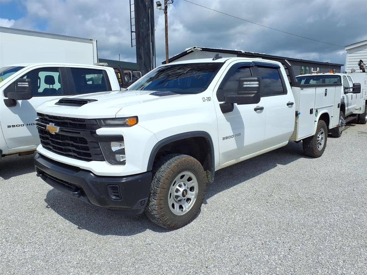 2024 Chevrolet Silverado 3500HD 4WD Crew Cab 172" Work Truck