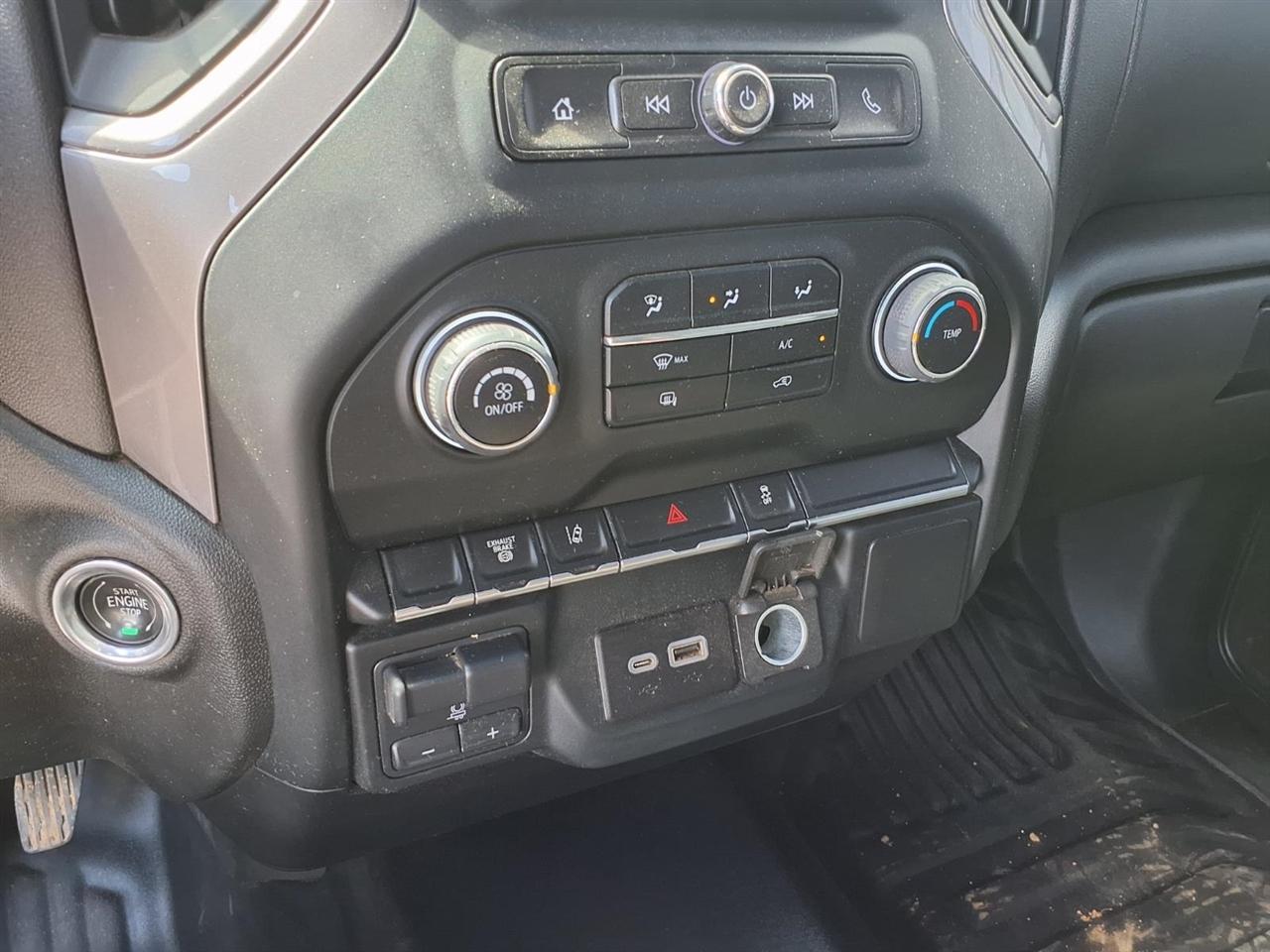 Chevrolet Silverado 3500HD 4WD Crew Cab 172" Work Truck 2024