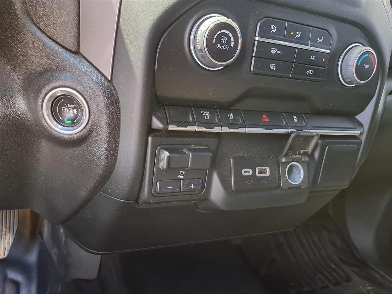 Chevrolet Silverado 3500HD 4WD Crew Cab 172" Work Truck 2024