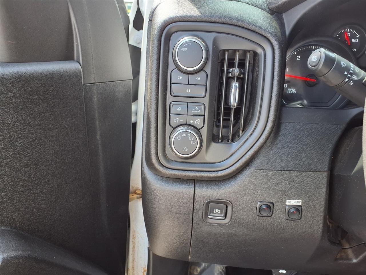 Chevrolet Silverado 3500HD 4WD Crew Cab 172" Work Truck 2024