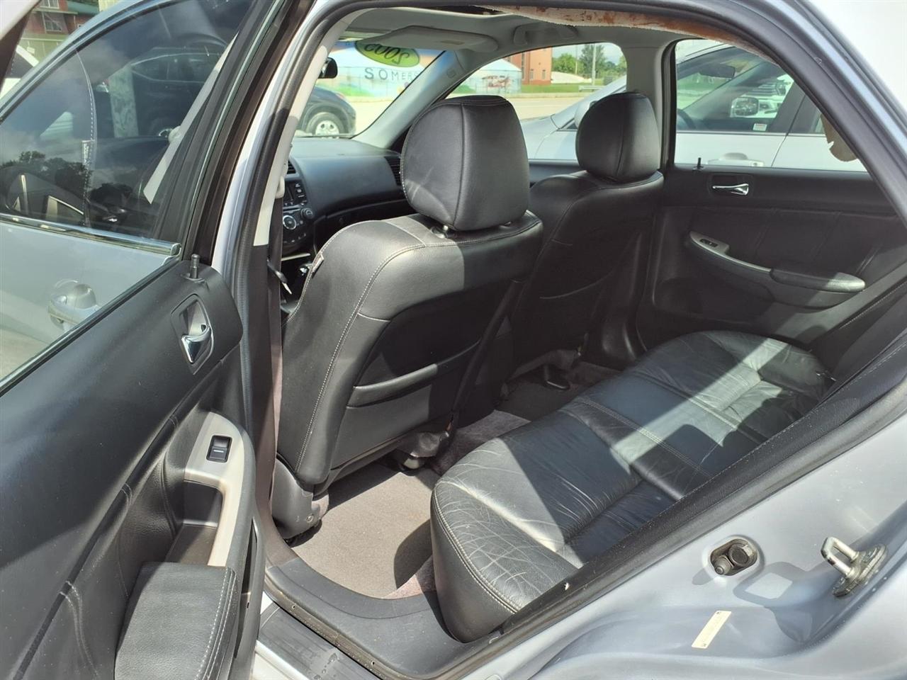 Honda Accord Sdn EX-L V6 AT 2005