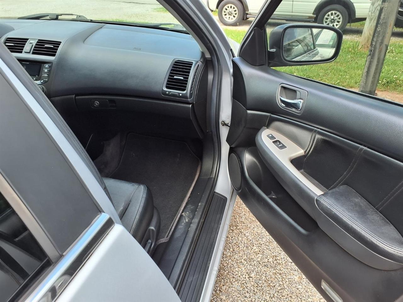 Honda Accord Sdn EX-L V6 AT 2005