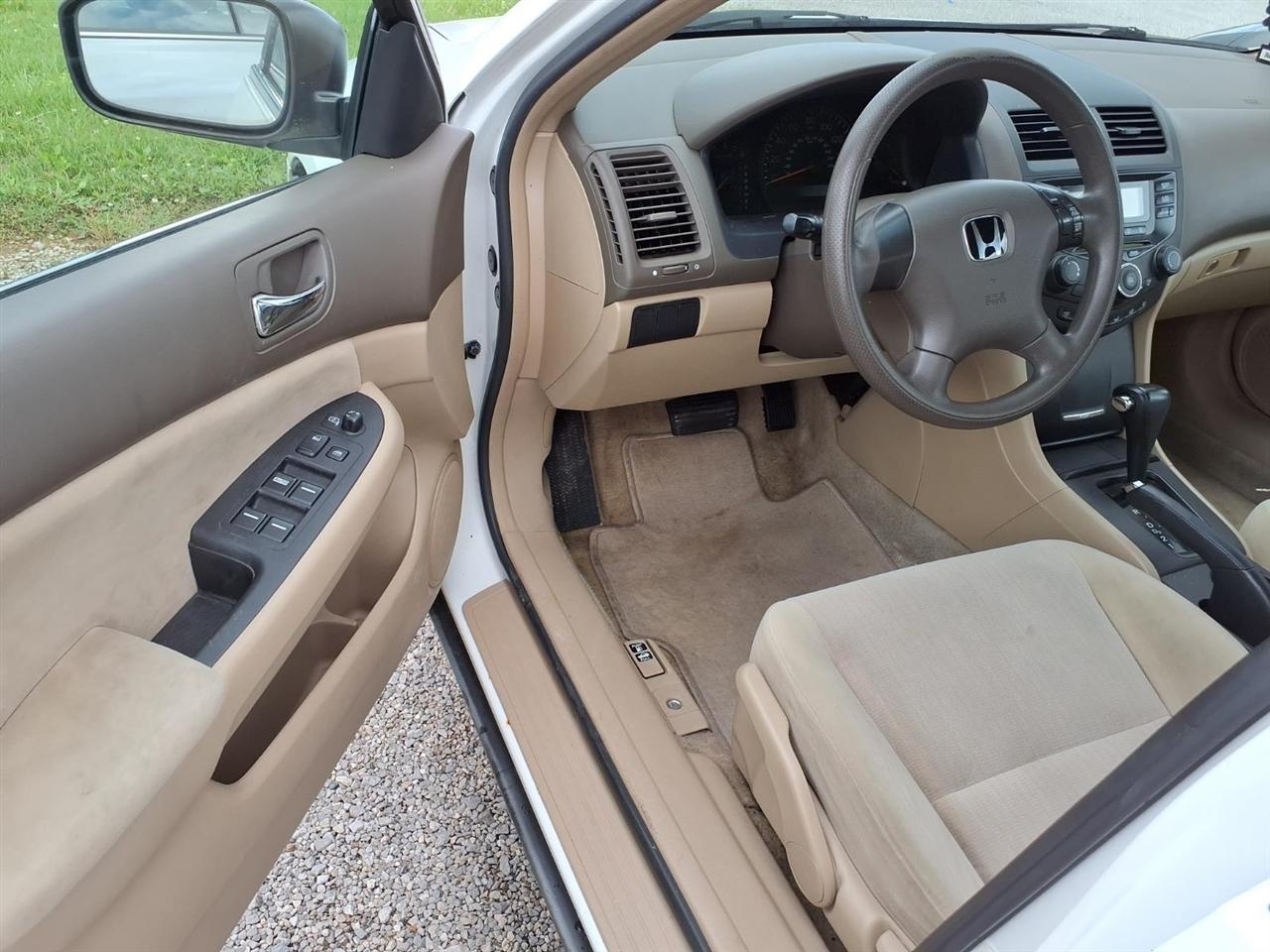 Honda Accord Sdn LX Auto 2004
