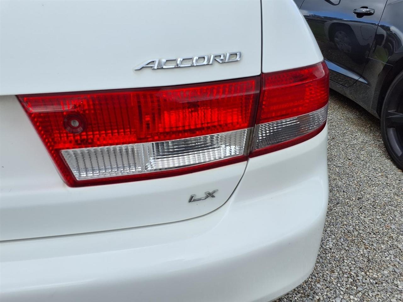 Honda Accord Sdn LX Auto 2004