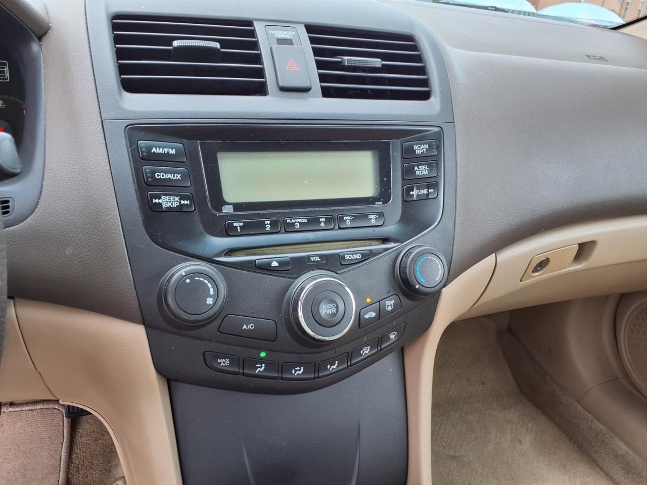 Honda Accord Sdn LX Auto 2004