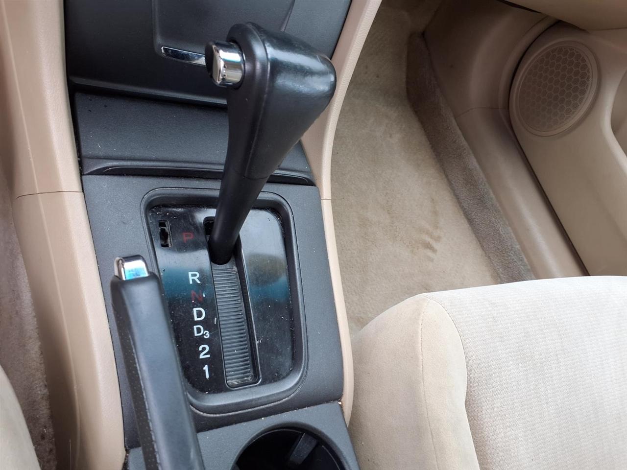 Honda Accord Sdn LX Auto 2004