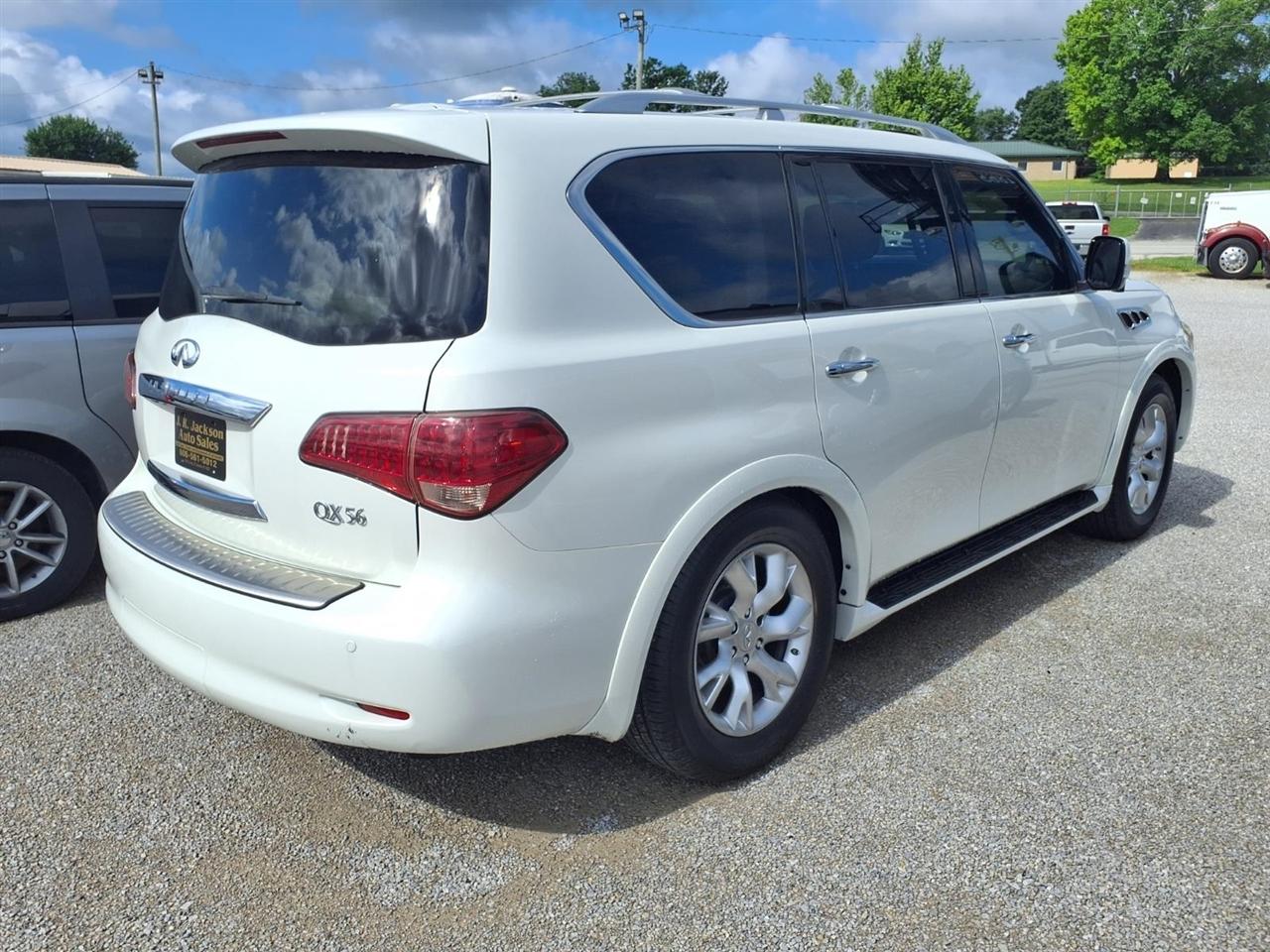 Infiniti QX56 4WD 4dr 8-passenger 2012