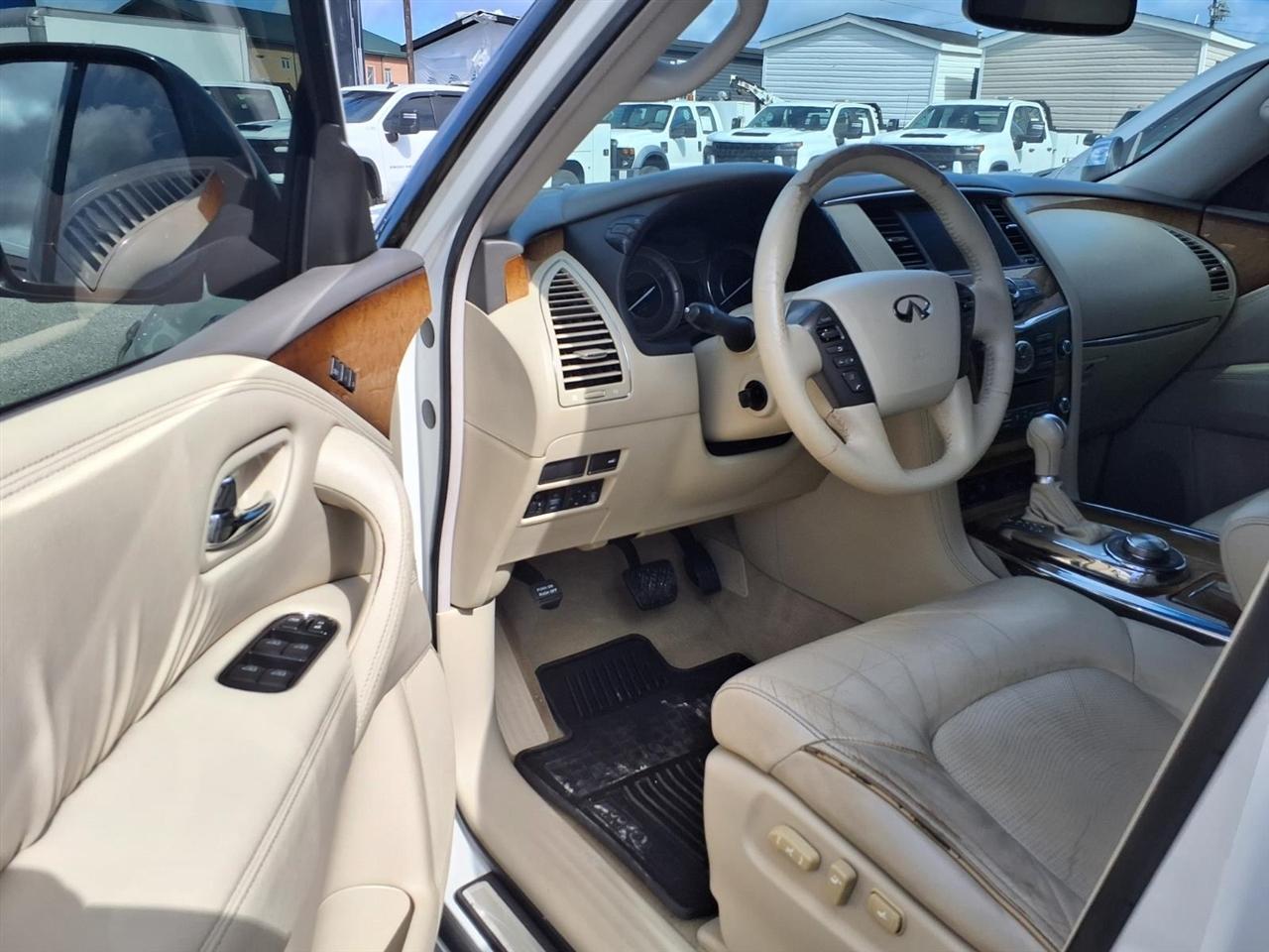 Infiniti QX56 4WD 4dr 8-passenger 2012