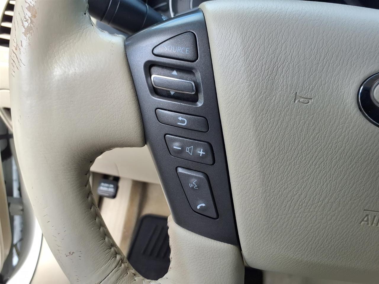 Infiniti QX56 4WD 4dr 8-passenger 2012