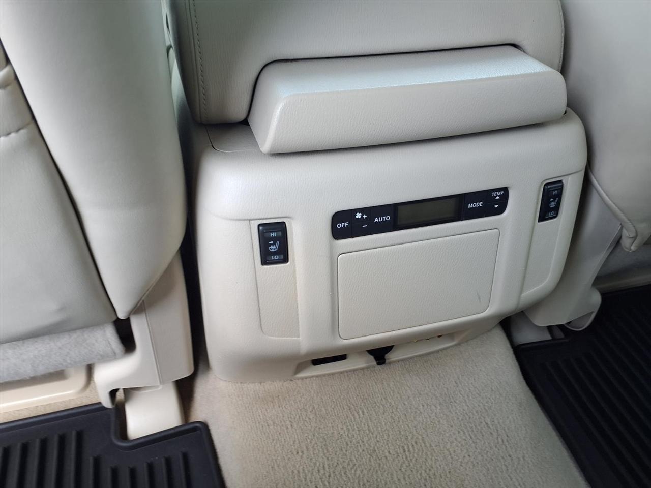 Infiniti QX56 4WD 4dr 8-passenger 2012