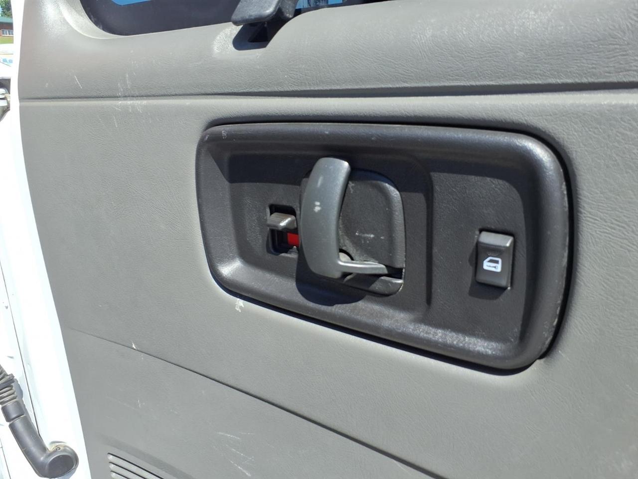Chevrolet Express Passenger RWD 3500 155" LS w/1LS 2016