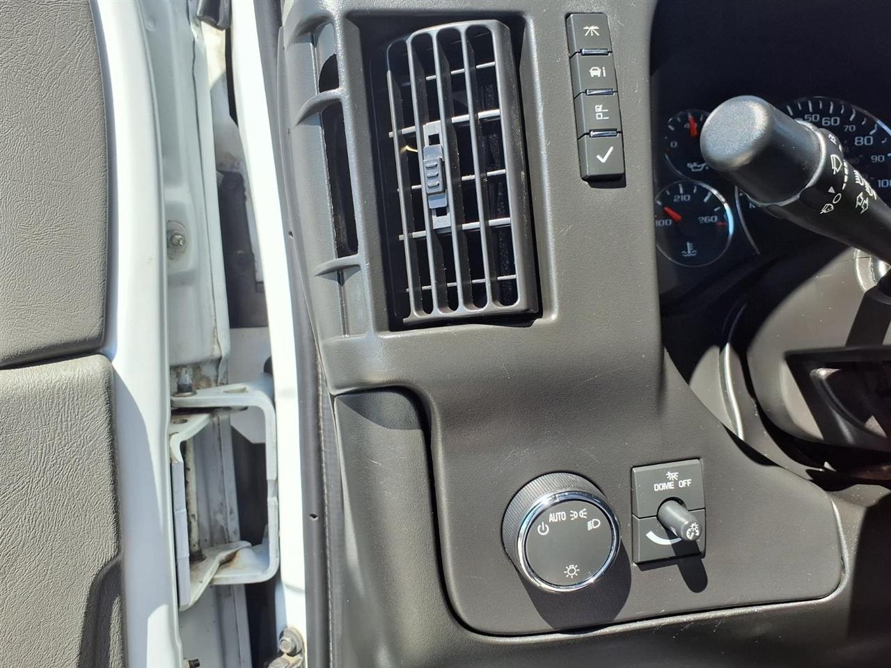 Chevrolet Express Passenger RWD 3500 155" LS w/1LS 2016