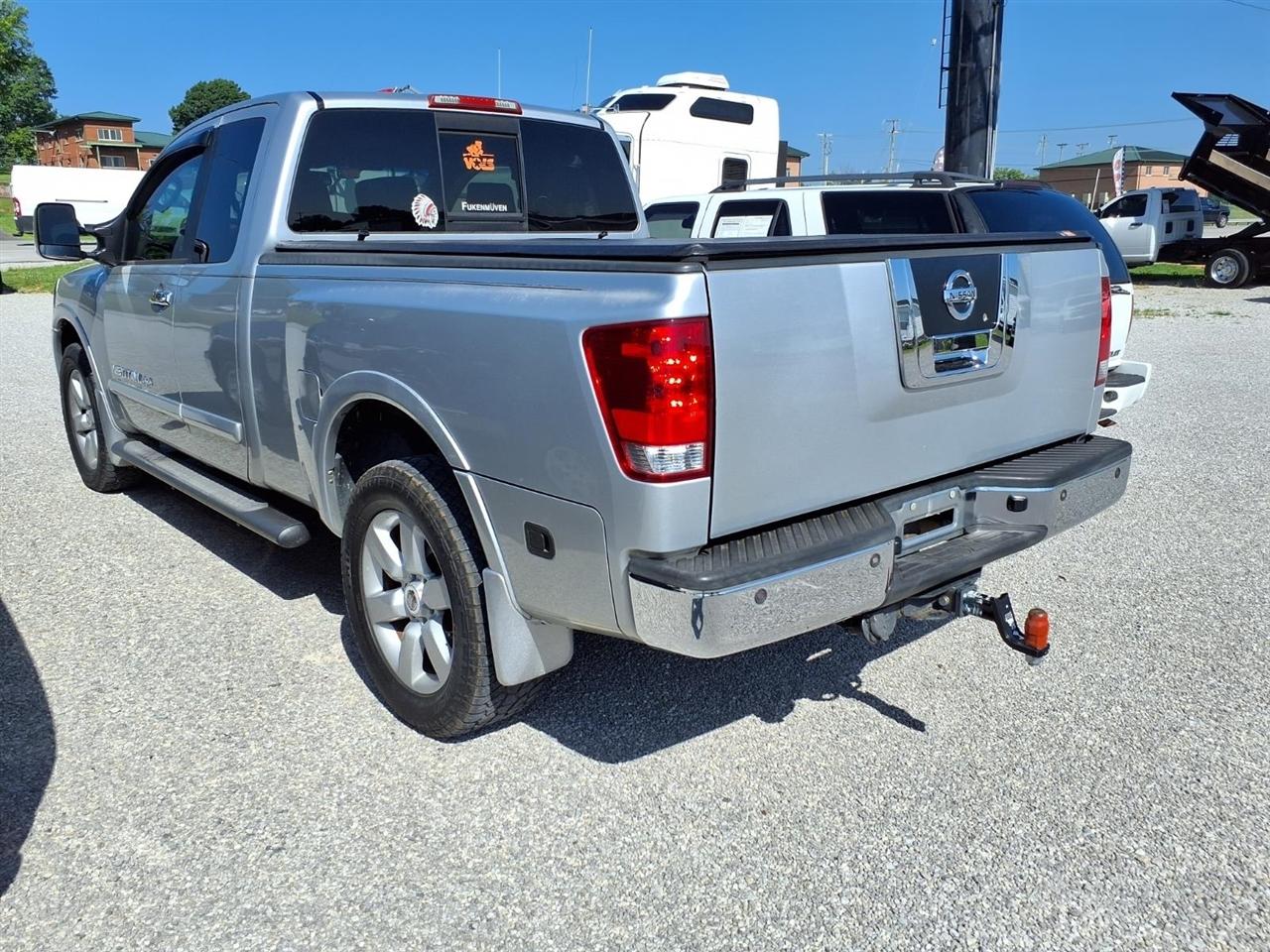 Nissan Titan 4WD King Cab SWB LE FFV 2008