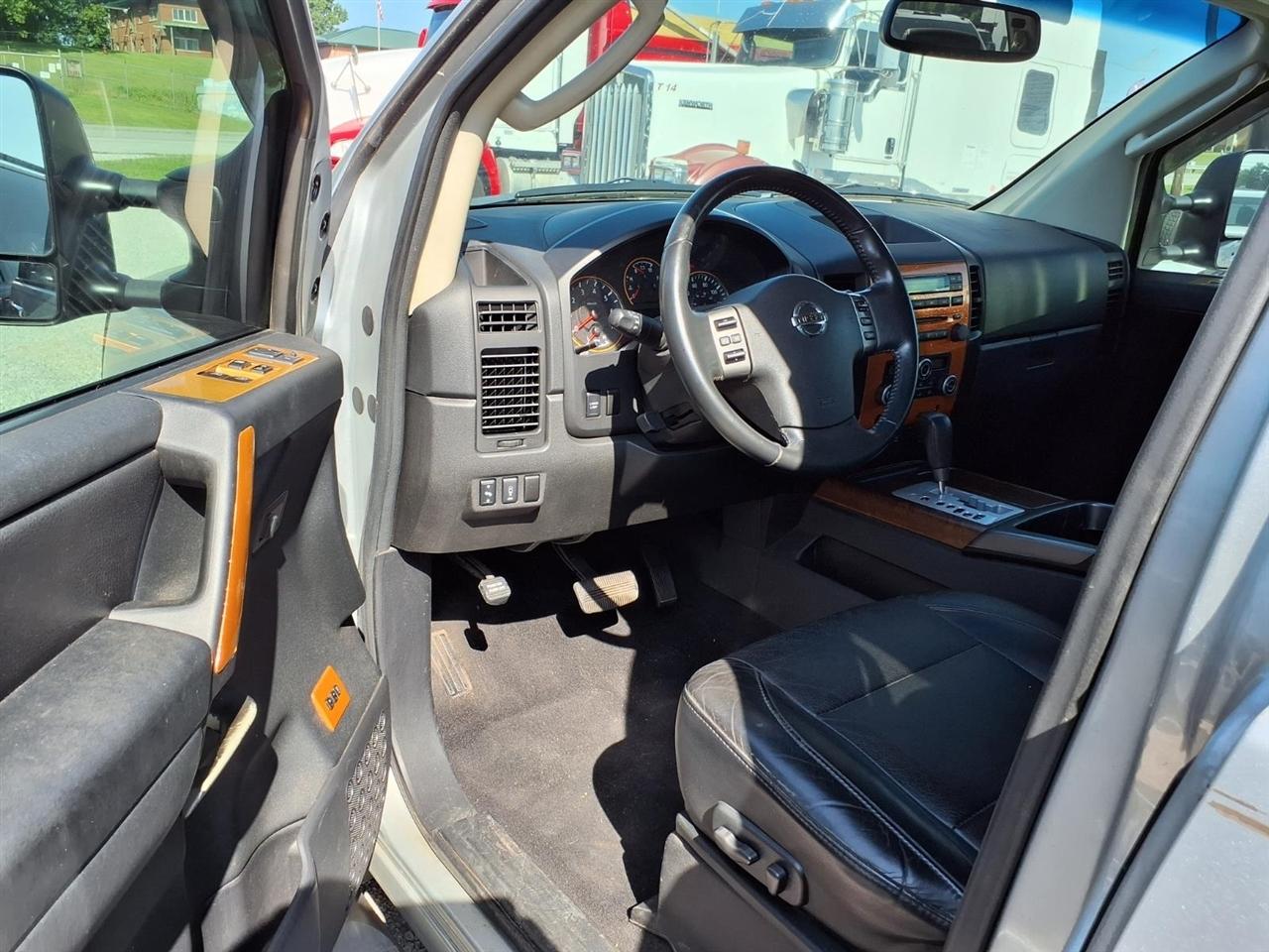 Nissan Titan 4WD King Cab SWB LE FFV 2008