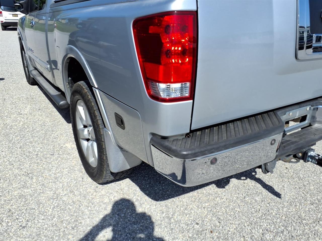 Nissan Titan 4WD King Cab SWB LE FFV 2008