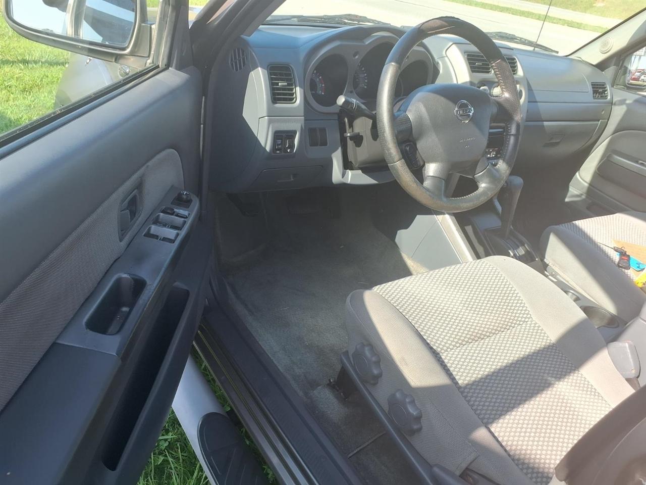Nissan Frontier 2WD SE Crew Cab V6 Auto Std Bed 2003