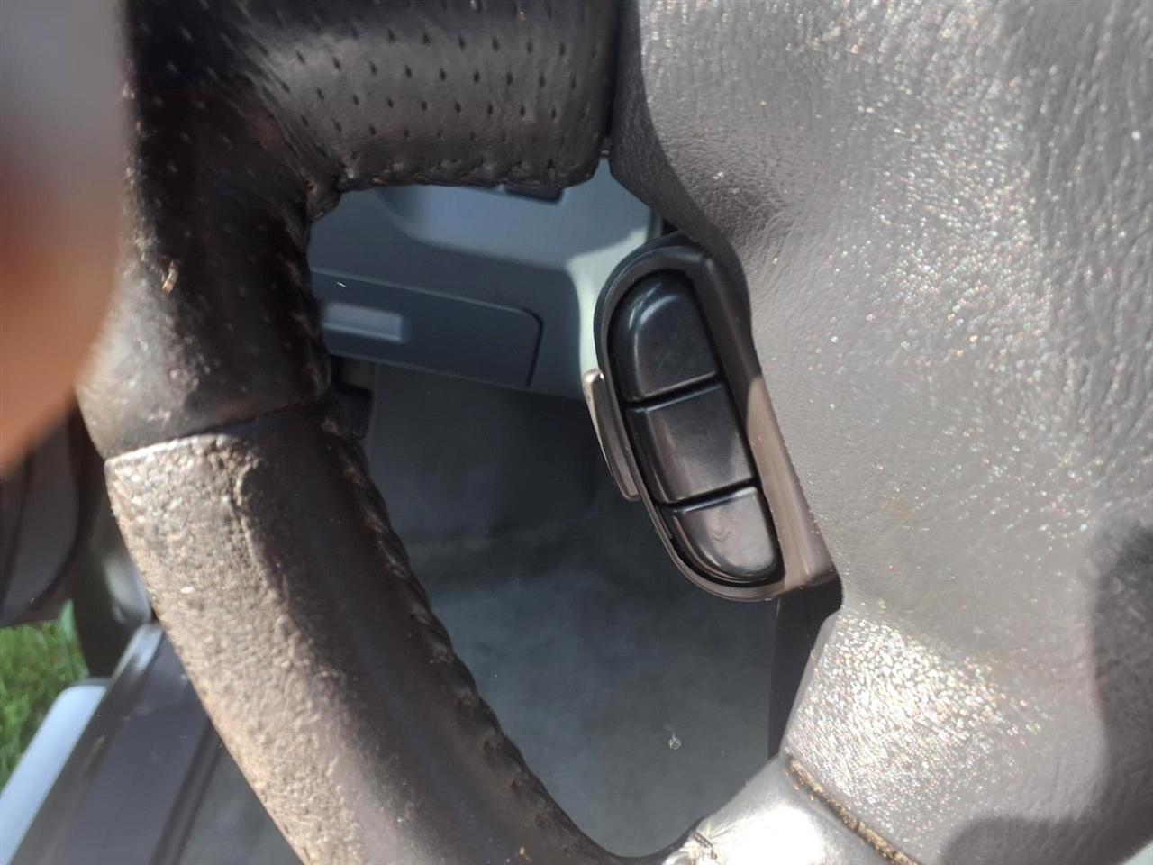 Nissan Frontier 2WD SE Crew Cab V6 Auto Std Bed 2003