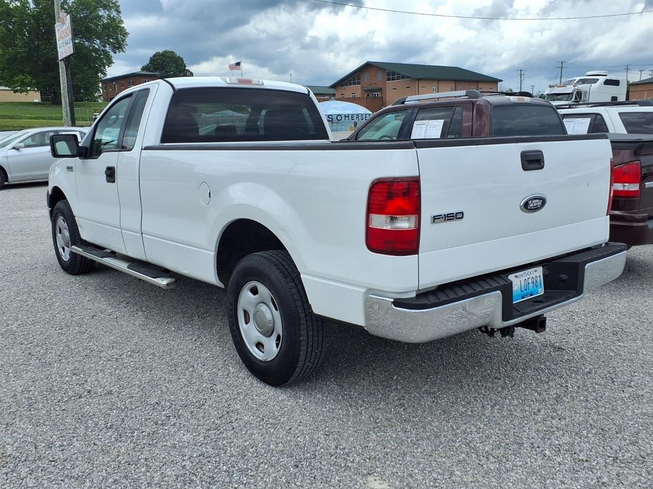 Ford F-150 Reg Cab 126" XLT 2005