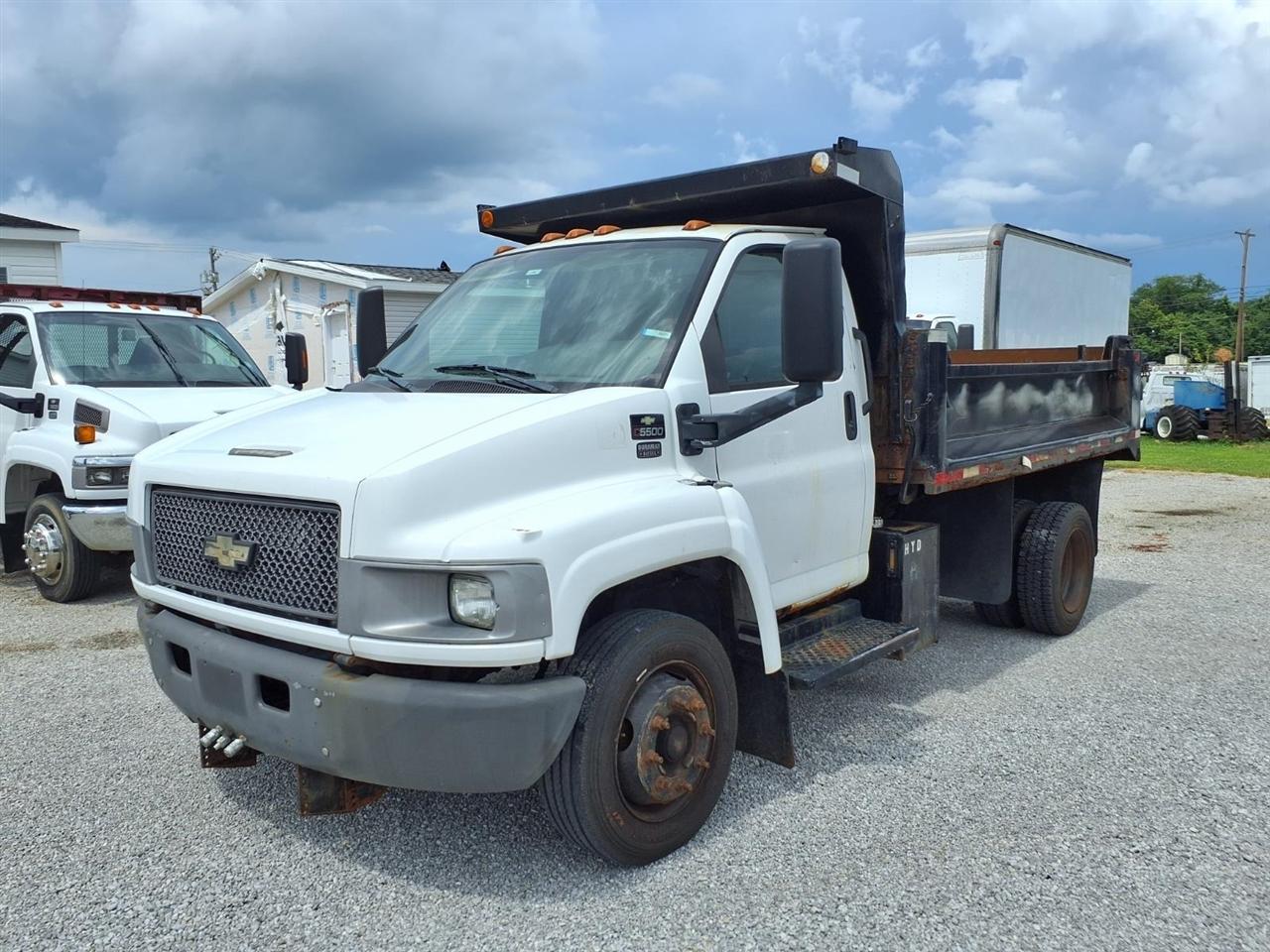 2007 Chevrolet CC5500 Regular Cab 2WD