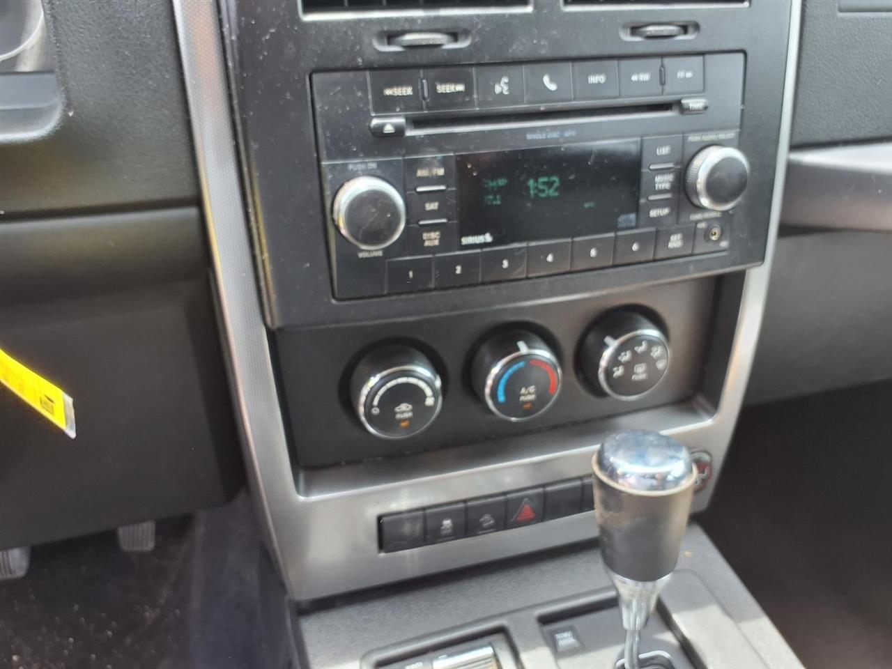 Jeep Liberty 4WD 4dr Sport 2010