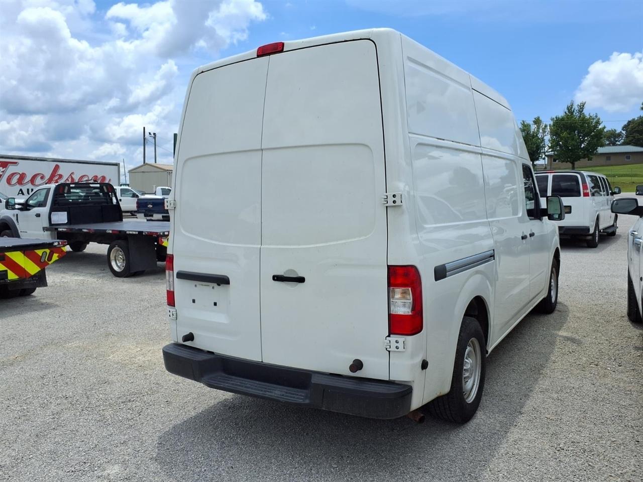 Nissan NV High Roof 2500 V6 SL 2015