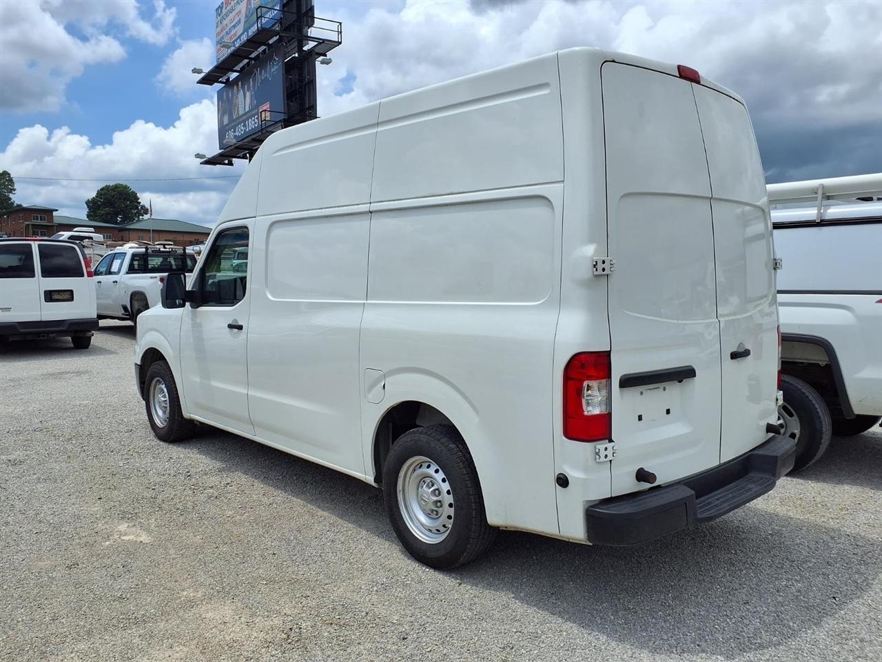 Nissan NV High Roof 2500 V6 SL 2015