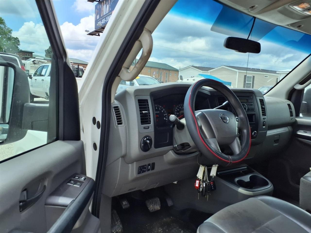Nissan NV High Roof 2500 V6 SL 2015