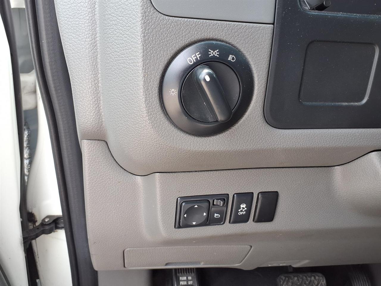 Nissan NV High Roof 2500 V6 SL 2015