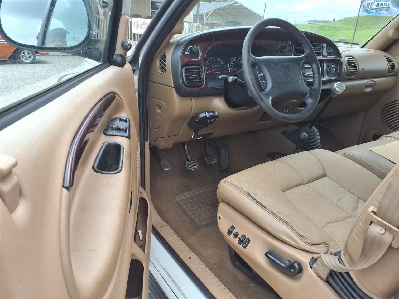 Dodge Ram 2500 4dr Quad Cab 139" WB HD 4WD 1998