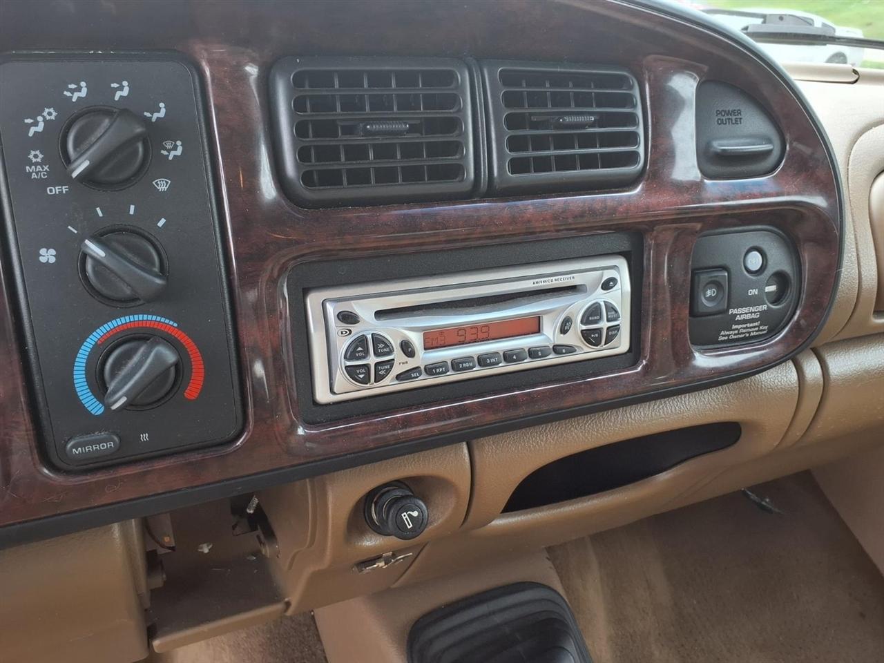 Dodge Ram 2500 4dr Quad Cab 139" WB HD 4WD 1998