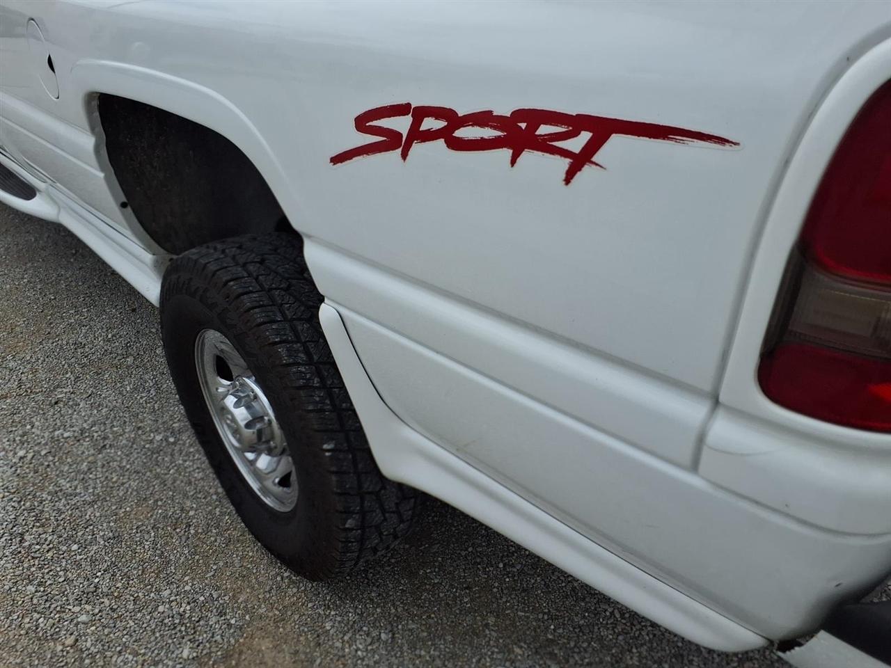 Dodge Ram 2500 4dr Quad Cab 139" WB HD 4WD 1998