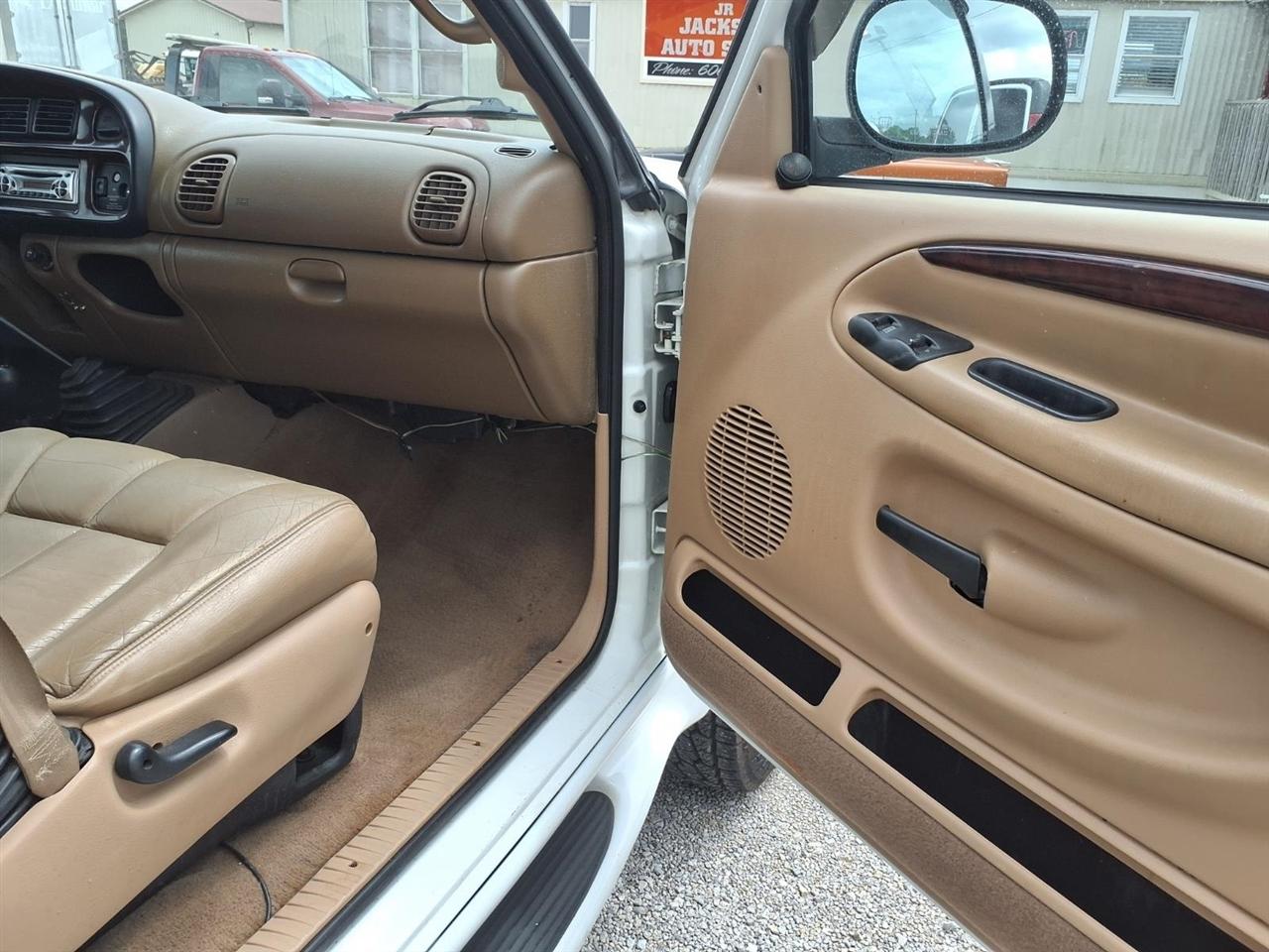 Dodge Ram 2500 4dr Quad Cab 139" WB HD 4WD 1998