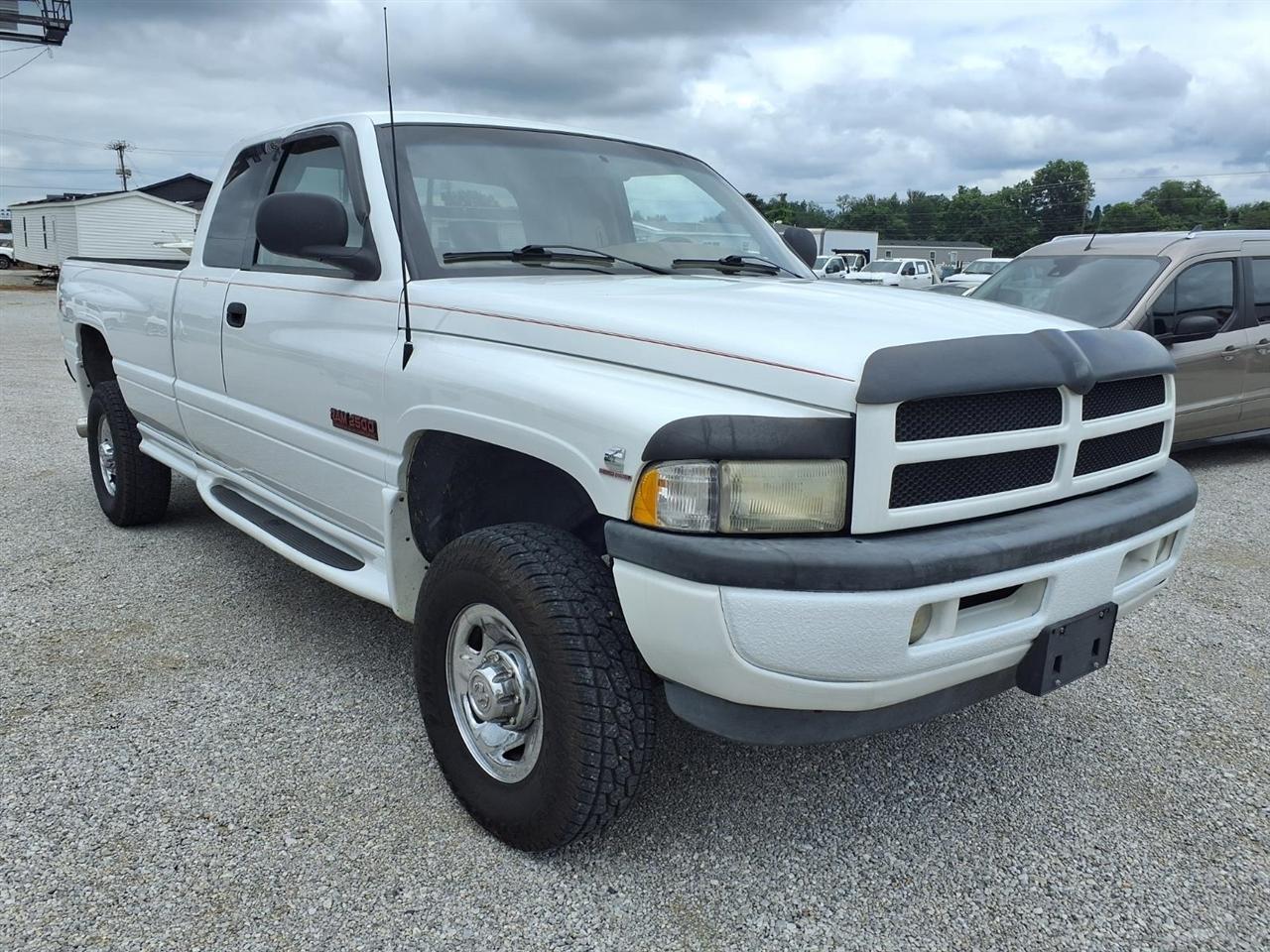 Dodge Ram 2500 4dr Quad Cab 139" WB HD 4WD 1998