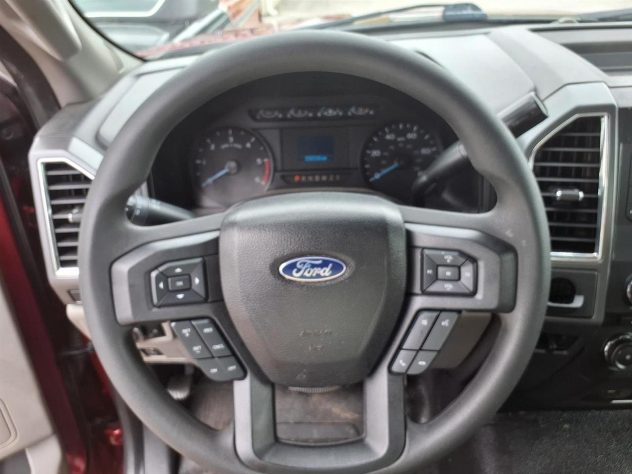 Ford Super Duty F-550 DRW XLT 2WD Reg Cab 169" WB 84" CA 2017