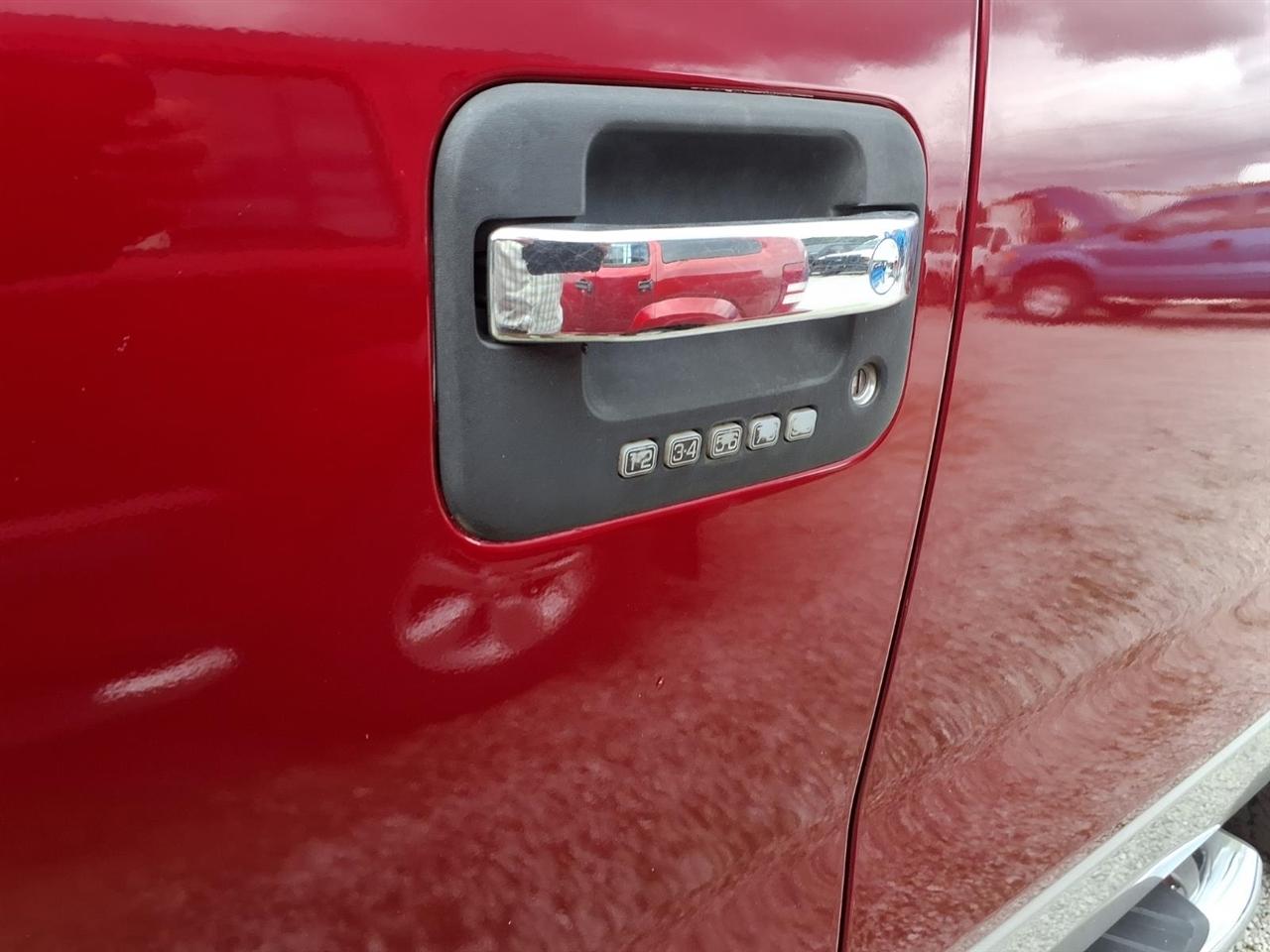 Ford F-150 4WD SuperCrew 145" King Ranch 2013