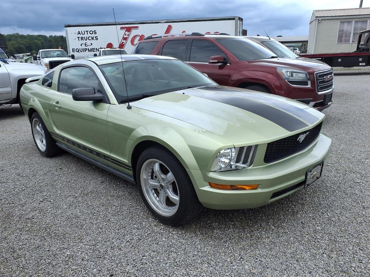 Ford Mustang 2dr Cpe Premium 2005