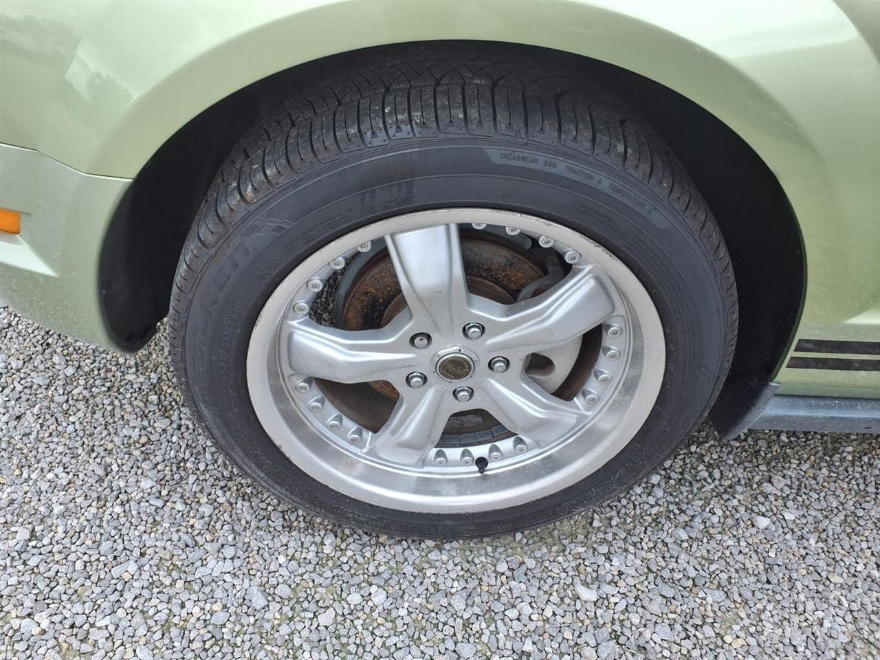 Ford Mustang 2dr Cpe Premium 2005