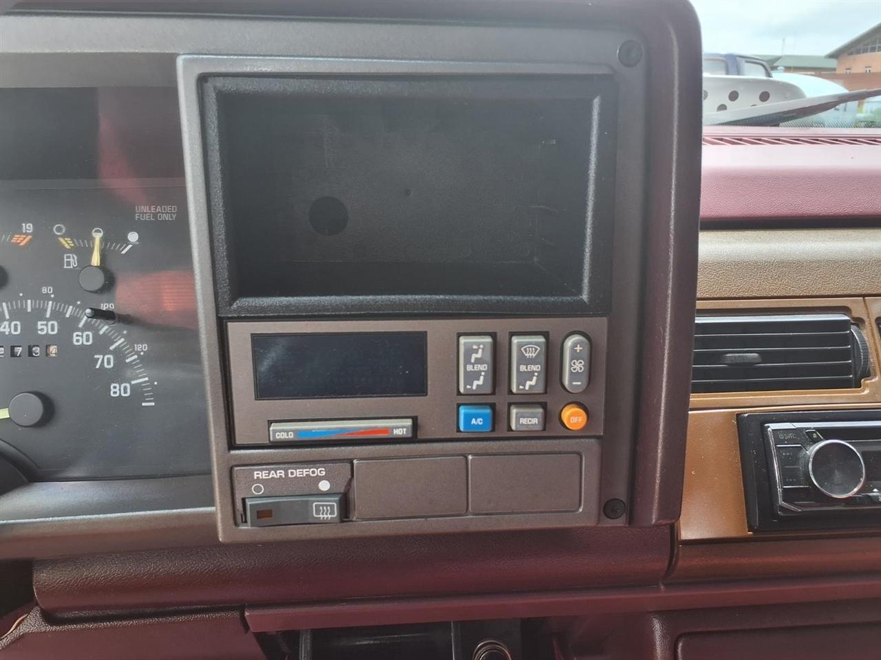 Chevrolet Suburban 1500 1993