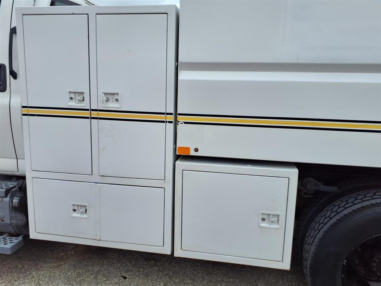GMC TC6500 Regular Cab 2008